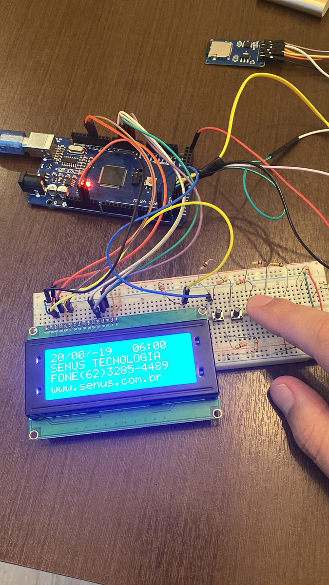 devduino's tweet image. Navegar linha a linha lendo dados do SDcard parece ser uma tarefa fácil, mas dá um trabalho….  😕