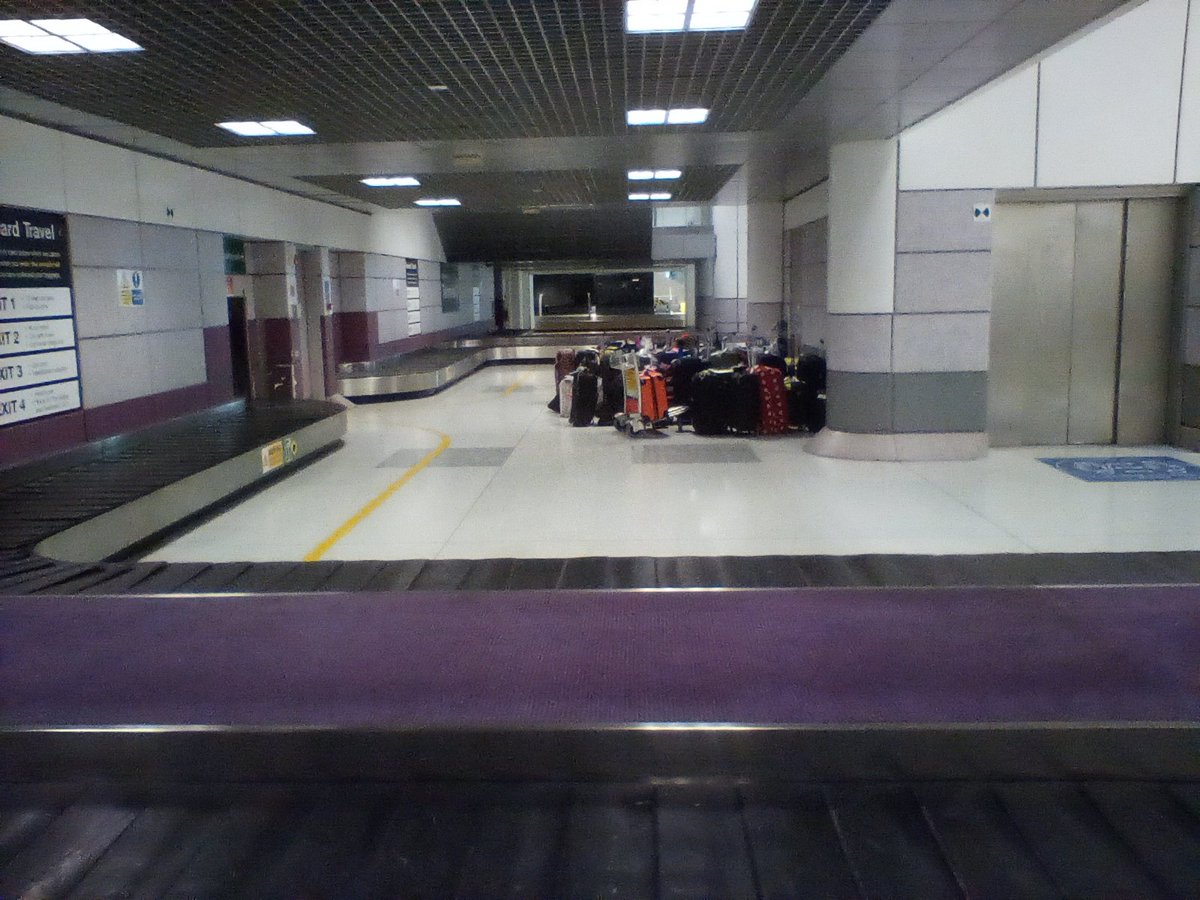 EX_MX15's tweet photo. So you have seen the chaos at @manairport departures recently.
 There is similar delays in Arrivals as well. 30 mins to get Airbridge to plane door. Still waiting for bags since touching down 2 hours ago. Hundreds of unclaimed bags littering Arrivals baggage claim hall. https://t.co/KZV3I5U4jx