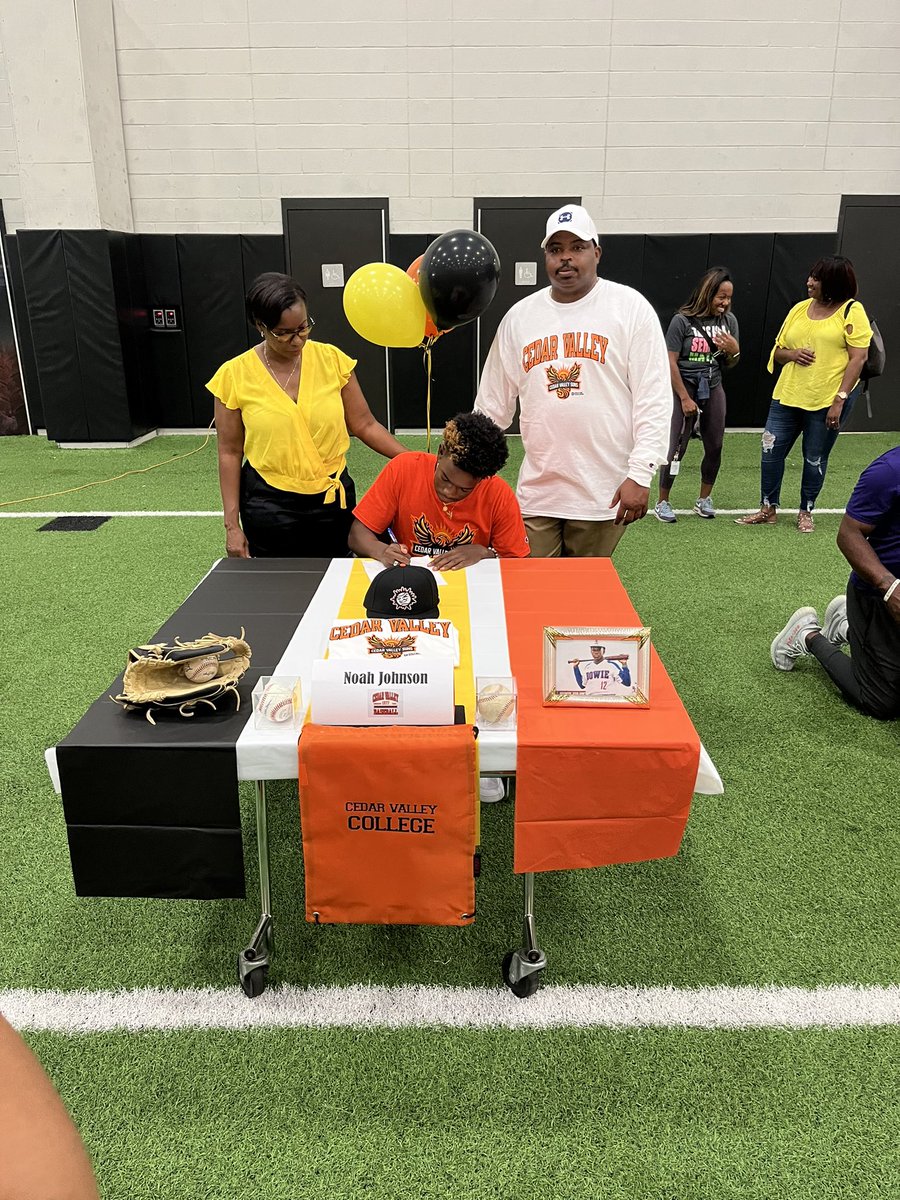 BaseballBowie's tweet photo. Congrats to our seniors Noah Johnson @BeGreatNoah and Kyron Burton @kyronnnb for signing their letters today to play college baseball! Kyron will be playing at Kansas Wesleyan next year; Noah at Cedar Valley College! https://t.co/ImIDtZLeN7