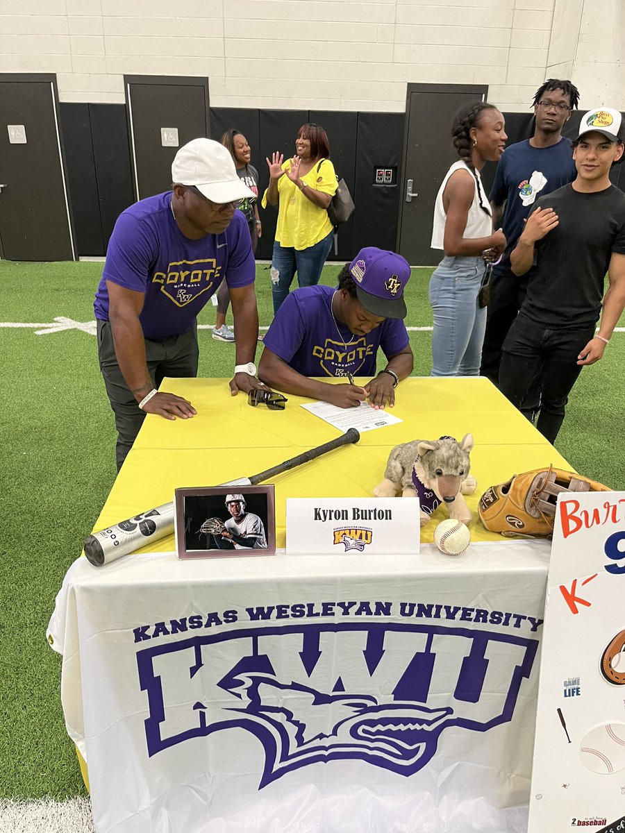 BaseballBowie's tweet photo. Congrats to our seniors Noah Johnson @BeGreatNoah and Kyron Burton @kyronnnb for signing their letters today to play college baseball! Kyron will be playing at Kansas Wesleyan next year; Noah at Cedar Valley College! https://t.co/ImIDtZLeN7