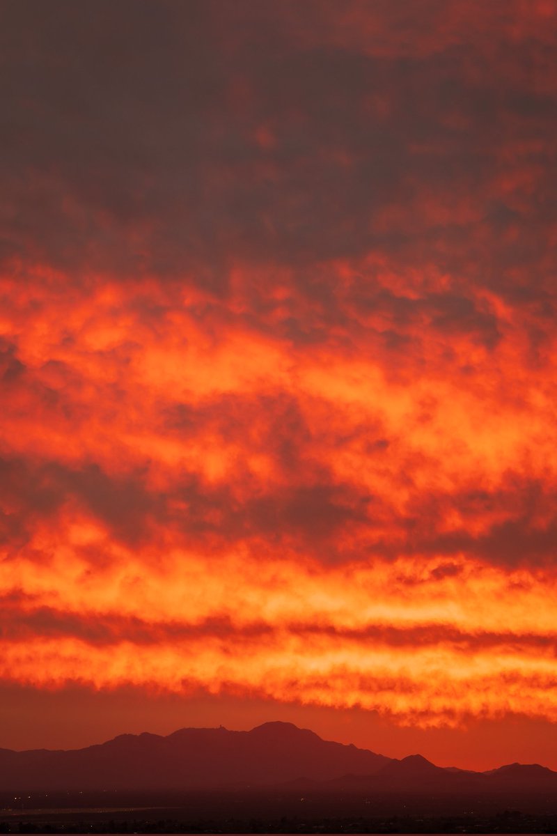 Fotoac1's tweet photo. @bbealephoto Arizona sunset https://t.co/yjxJZEleCf