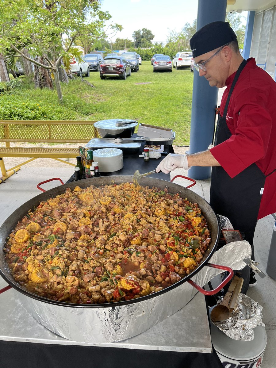 BroadmoorSchool's tweet photo. Nothing like a delicious PAELLA to salute the BEST in @MDCPS! @BroadmoorSchool @MDCPSCentral @SuptDotres #TeacherAppreciationWeek #RecapturingTheVision https://t.co/cMhq55Yzjr