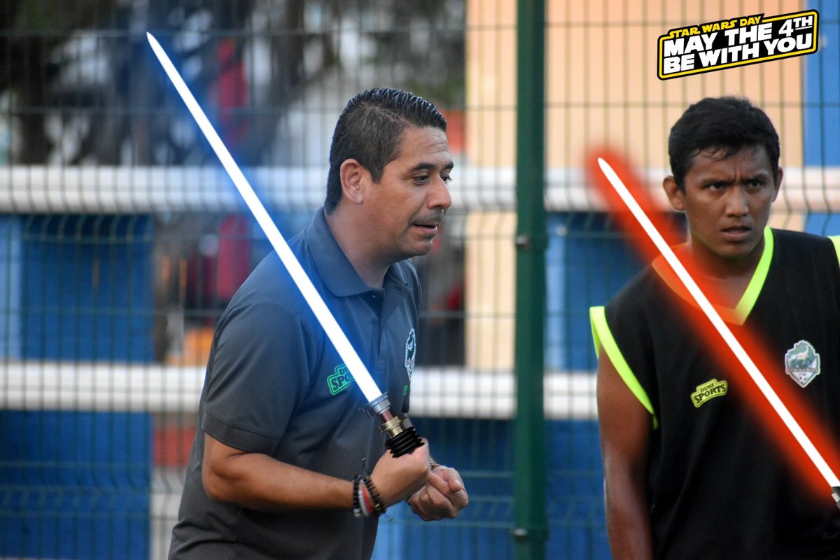 JuanchosCB's tweet photo. Feliz Día de #StarWars; que la Fuerza los acompañe☝️.

#ElMásQuerido🐊 https://t.co/H2RMDwFtLp