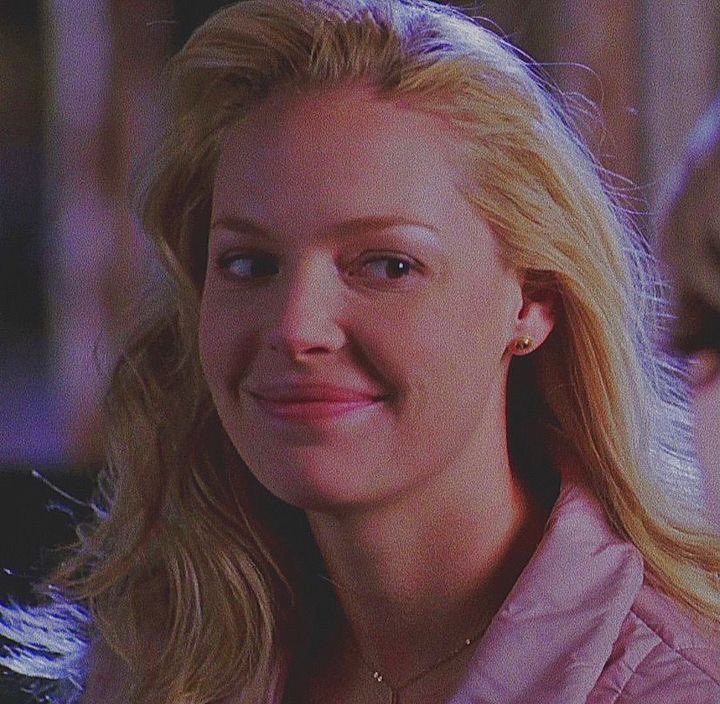 HAPPY BIRTHDAY TO YOU! HAPPY BIRTHDAY TO YOU! 
HAPPY BIRTHDAY DEAR IZZIE —!
HAPPY BIRTHDAY TO YOU! 🥳