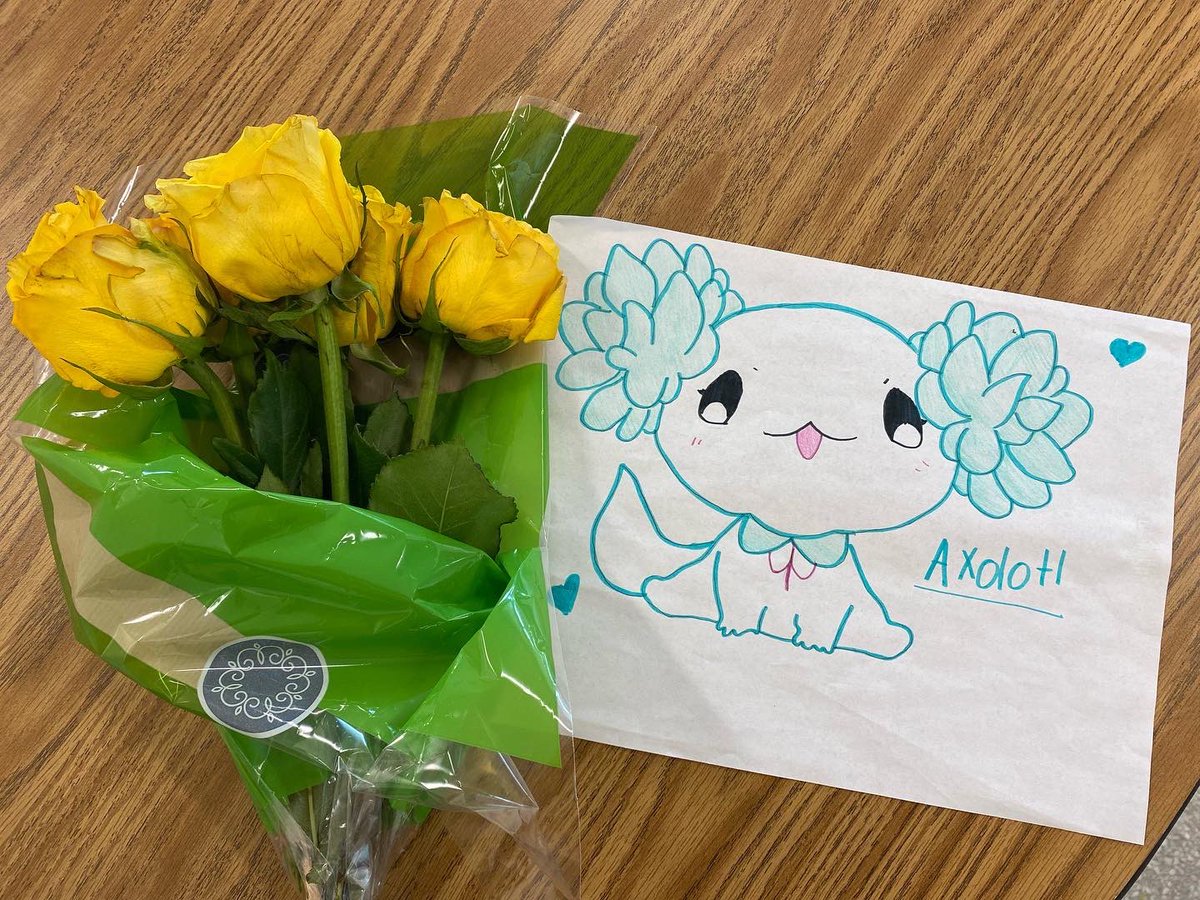 DeannaFierroKin's tweet photo. Happy Teacher Appreciation Week!
โSchool Momโ โthatโs a first. โฅ๏ธ
#teacherlife #flowers #sweetmessages https://t.co/SOyjEcl3sn