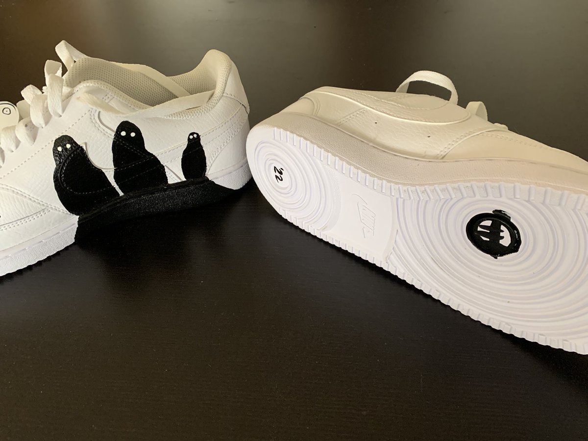 apolloshand's tweet photo. custom apollo kicks available 💀🌕
dm if interesred https://t.co/KIJe0ixo49