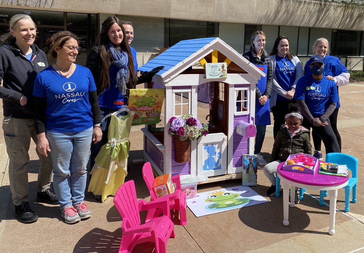 Habitat_NCC's tweet photo. Thank you @NassauFG for helping us finish four playhouses! These beautiful playhouses will inspire creativity, encourage outdoor playtime and bring so much joy to the children who receive them.
#Habitat #hfhncct #playhousebuild https://t.co/I5qUOOyP3A