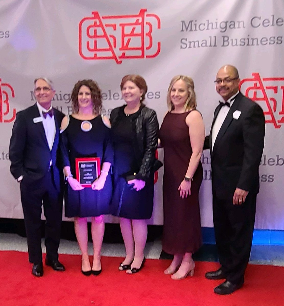 JEMTechGroup's tweet photo. Such a wonderful time last night! I was nice to celebrate with Kathy and Tony from Macomb PTAC as well as Dan with Michigan SBDC. #MCSB2022 https://t.co/PqSzxBie2U