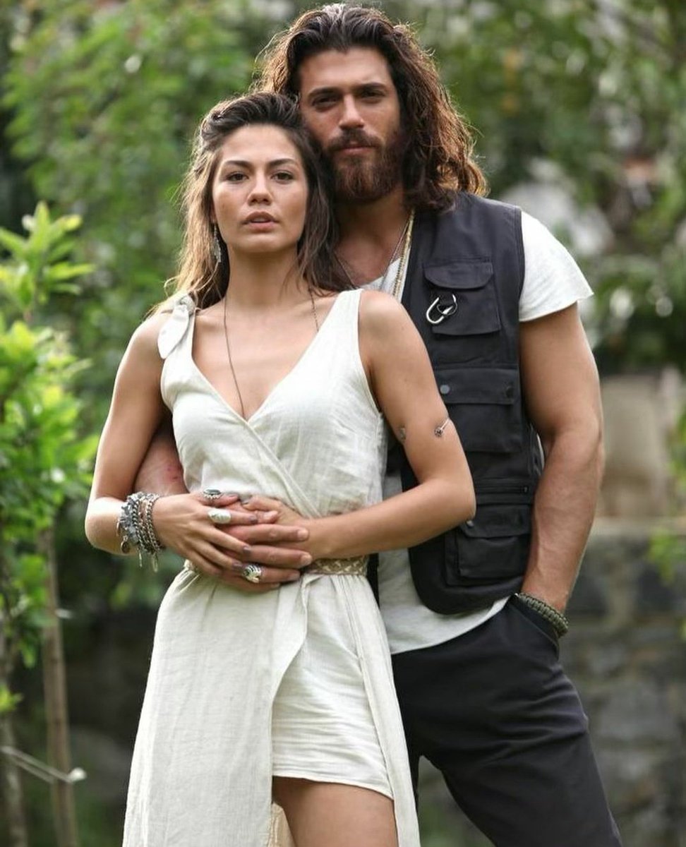 hadiseshgh51_'s tweet photo. "You can't find any one like Demet acting with you and will be succes like her.." 

Can: "I know.." ❤🥰

#CanYaman #DemetÖzdemir https://t.co/s9lyZCQKFg