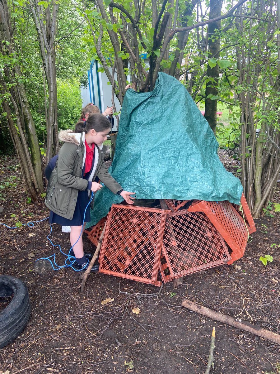 tgrayprimary's tweet photo. Year 5 and 6 enjoying the forest after school club with Mr Metcalf @KingsHawthornes https://t.co/mpdq8j3XLo