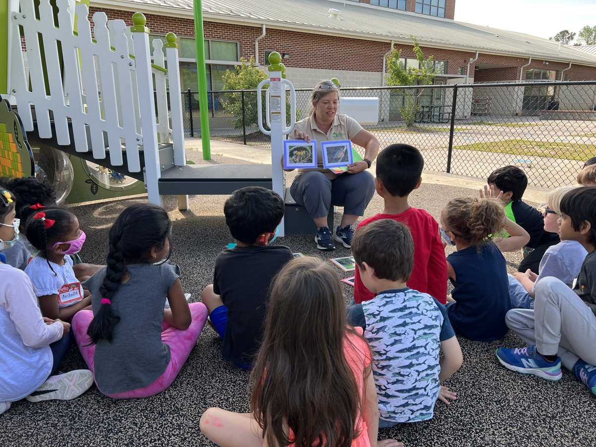 TracySlavis's tweet photo. Had such an amazing morning with Miss Elizabeth from Raleigh Parks and Recreation learning about Metamorphosis in animals and insects. #TurnerCreekES https://t.co/uKkbNSTmQ2