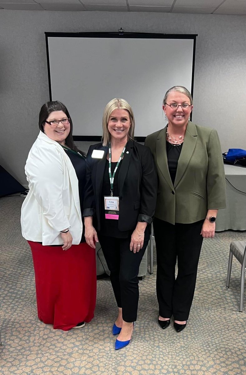 IndState_Lisa's tweet image. I presented the @IACAC conference on Inclusion for Students w/ Disabilities in Higher Ed w/ 2 wonderful women, presented the Mentorship of the Yr Award, was a host @ the 1st Timers luncheon &amp;amp; hosted the Mentorship Committee reception w/ my incredible co-chairs. @indianastate