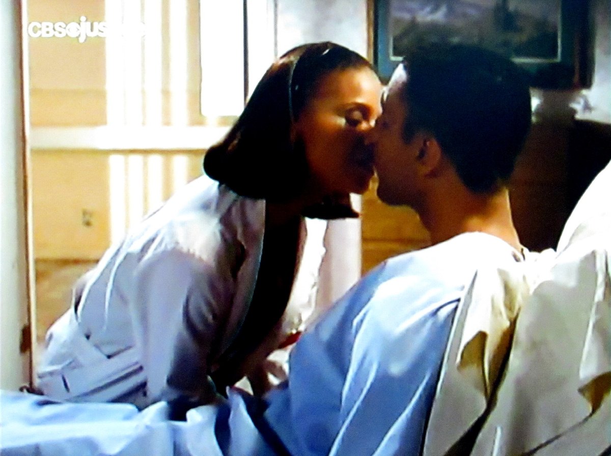 judolad1's tweet photo. Just watched one of my favourite #DiagnosisMurder 2 parters #FatalImpact! As well as the tense drama I love the attraction between @HarryJLennix & @victoriarowell β€οΈThe chemistry is truly amazing between them (leading to Harry coming back for a 4 parter a year later)! πβ€οΈ https://t.co/cFbzlg9ctZ