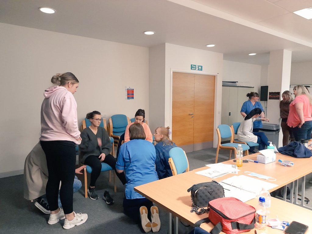 ClaireR30751561's tweet photo. Triage Training Day for some of the Nurses @TeamFVED. It was great to have a few of our ENPs running some practical sessions on limb examination 
🤩🦶💪 #sharingandlearningtogether https://t.co/EEKyTqpbqc