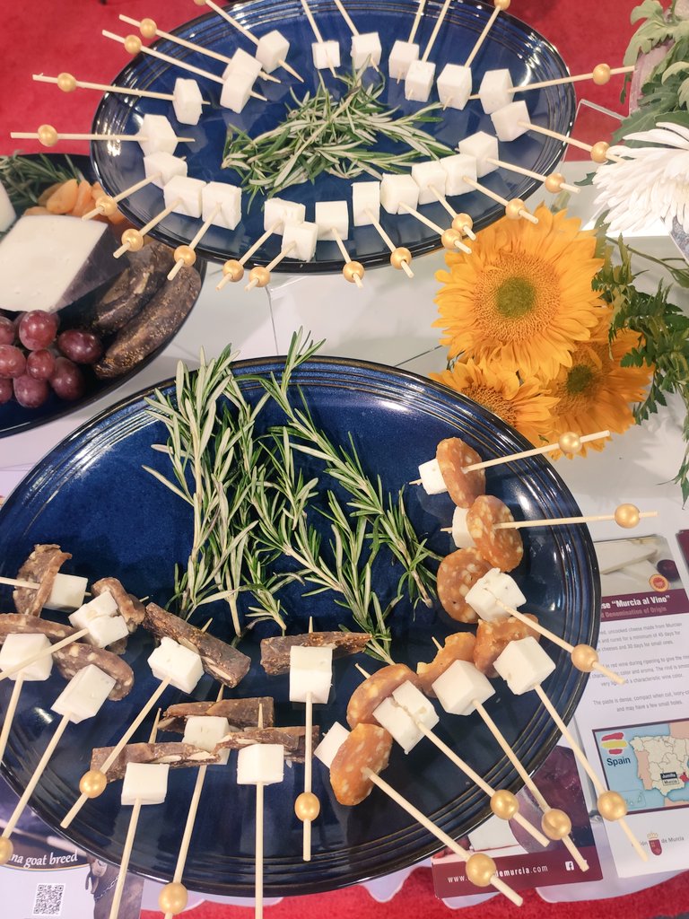 SpainFoodWineUS's tweet photo. Discovering and enjoying Murcia Al Vino #cheese @QUESOMURCIA_DOP at @Catersource_llc
🧀!! #Catersource #Thespecialevent https://t.co/RQxrW4WBaO