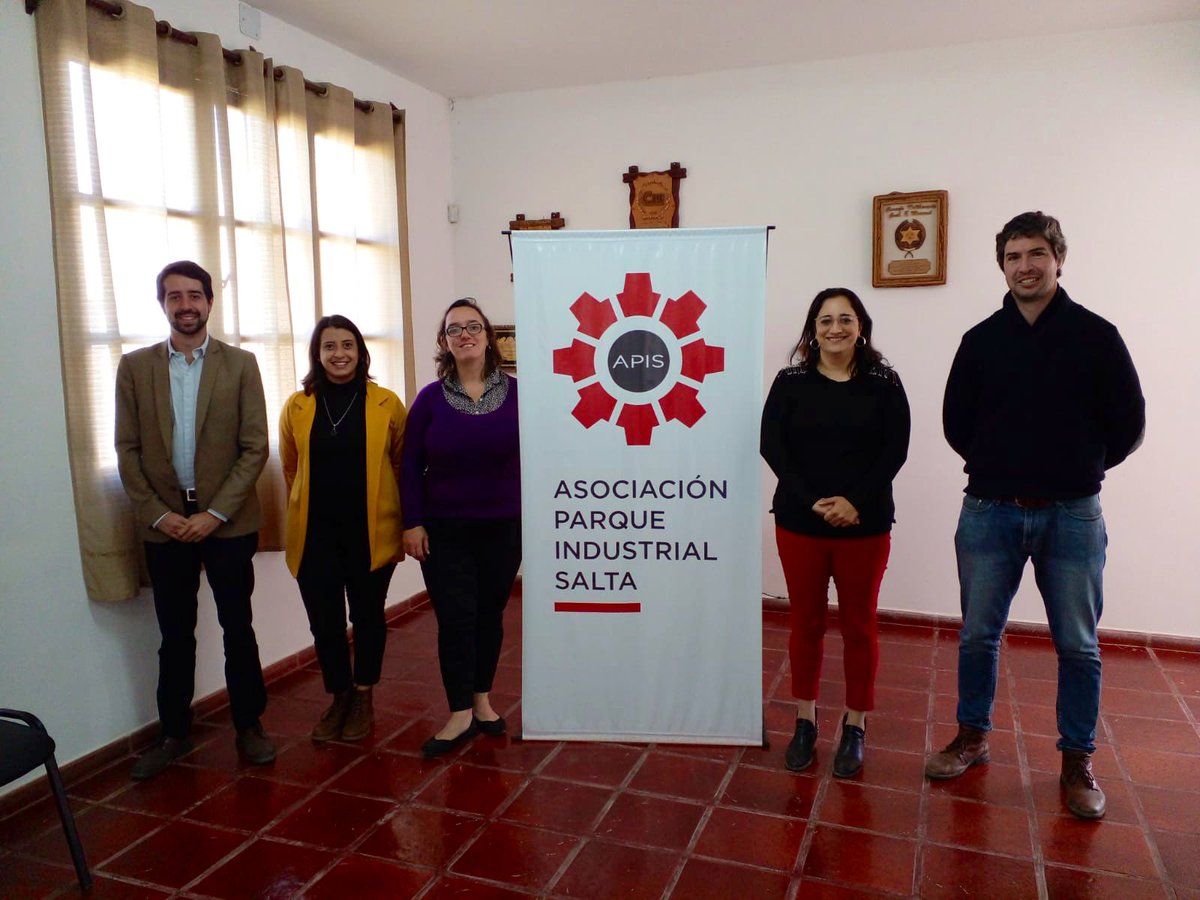 Juliloustau's tweet photo. Visitamos el Parque Industrial de la Ciudad de Salta, que en sus 185 hectáreas aloja a 147 empresas que generan más de 5000 puestos de trabajo directos. Compartimos experiencias e ideas para potenciar el desarrollo productivo en la ciudad. https://t.co/qqMBcc5wLV