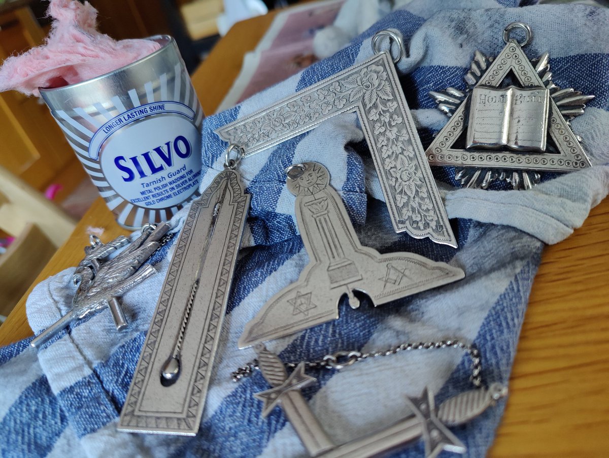 TCLodge357's tweet photo. It's not clear when the Lodge Officer jewels were last polished, but they've come up beautifully! Just in time for our visitors on May 27th. #Freemasonry #fraternity https://t.co/wojujXrF87