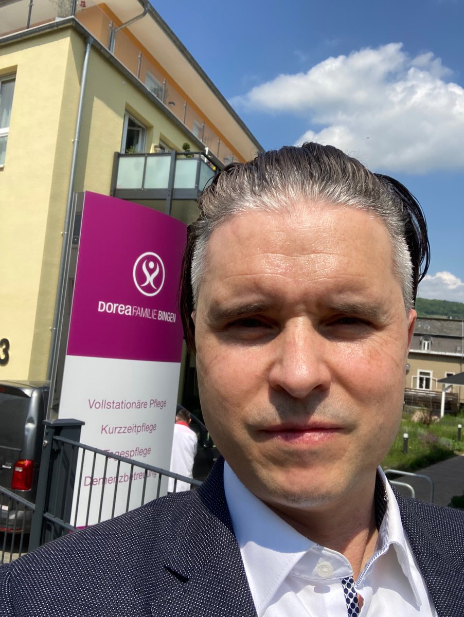 MicKersten's tweet photo. Vortrag #Arbeitsrecht bei #DOREAFAMILIE in #Bingen am #Rhein vor gut 20 ELs gehalten #Rheinland-Pfalz https://t.co/cpBiwpDbMr