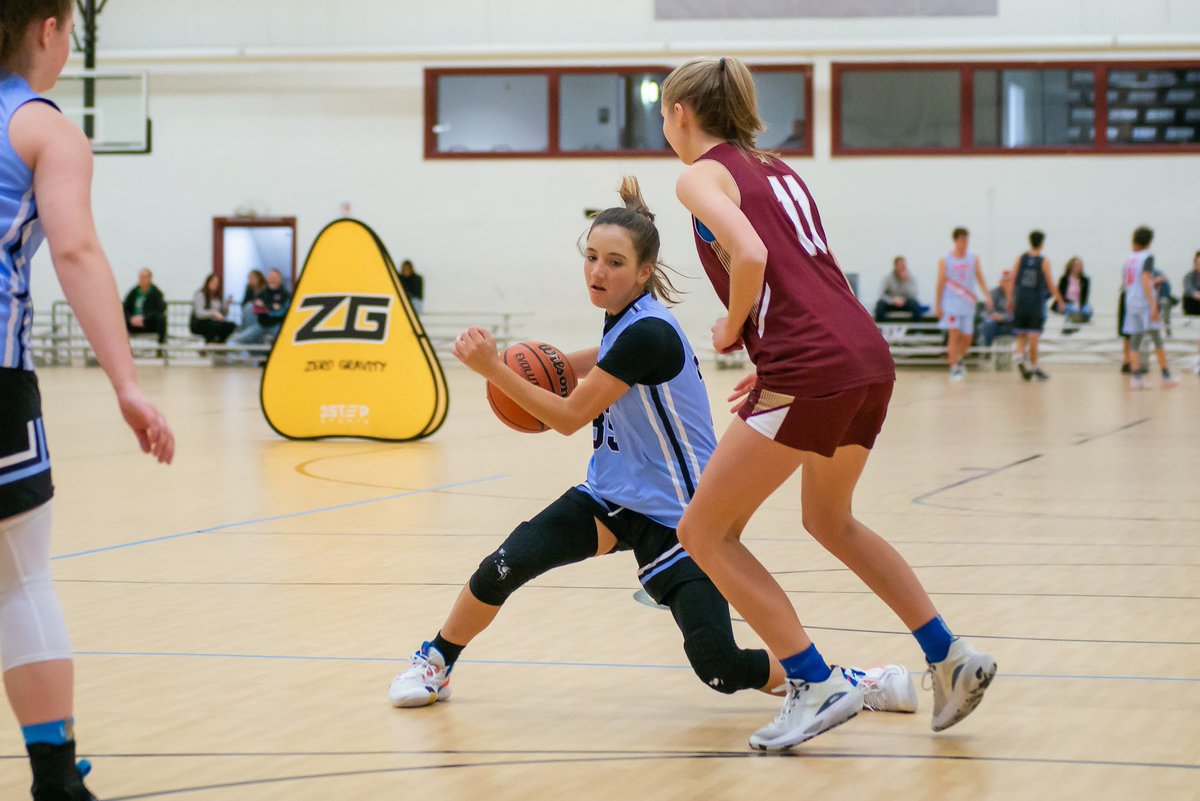CoachHannah11's tweet photo. Great photos from this past weekends Zero Gravity State Tournament! Thank you to @superneoboy for the photos!🏀 @GeretyMeili @CaliMelo35 @juliataranto11 @merrybosh https://t.co/3exRHD935T