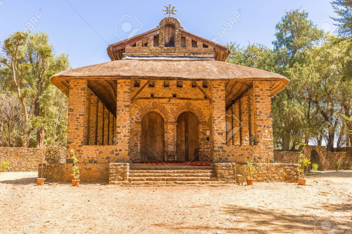 zereyifat's tweet photo. Debre Berhan Selassie Church near #Gondar, #Amhara was build in the 1690s during the reign of Emperor Iyasu the Great. Build in the form of an #axumite basilica it is one of the few churches from the gondarine era which survived the Mahdist attack on Gondar in 1888. #Ethiopia https://t.co/u92jLZVEb6