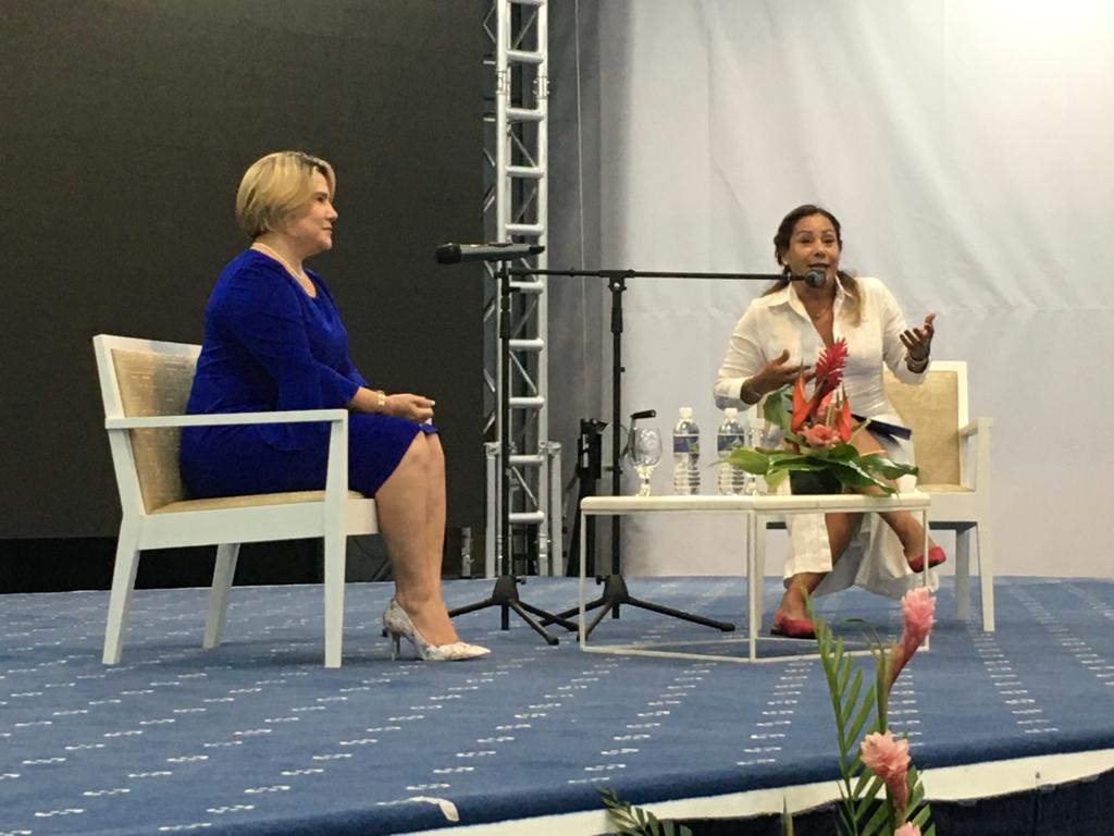 Gracias, Edith querida. Fue un gustazo presentar a Cuba como destino cultural en la Feria del Turismo, JUNTO A TI . Tu carisma y alegría garantizan el éxito de cualquier espacio... pero "dónde si no?" 😂🤣💞🌹#cubaescultura