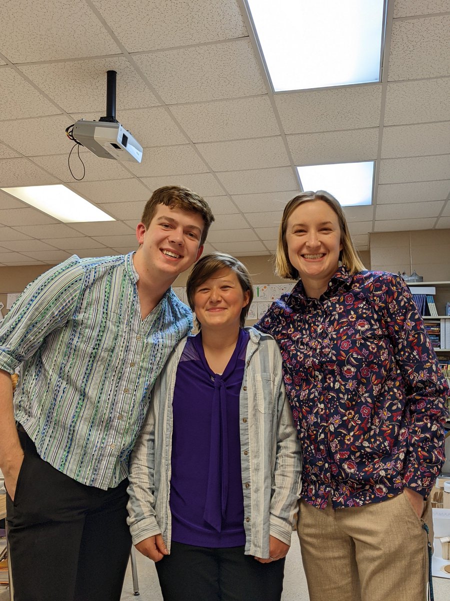 MsBrannockFG's tweet photo. Imitation is the greatest form of flattery! Check out my new favorite students on Dress As Your Favorite Teacher Day! https://t.co/IZ4NMSxZix