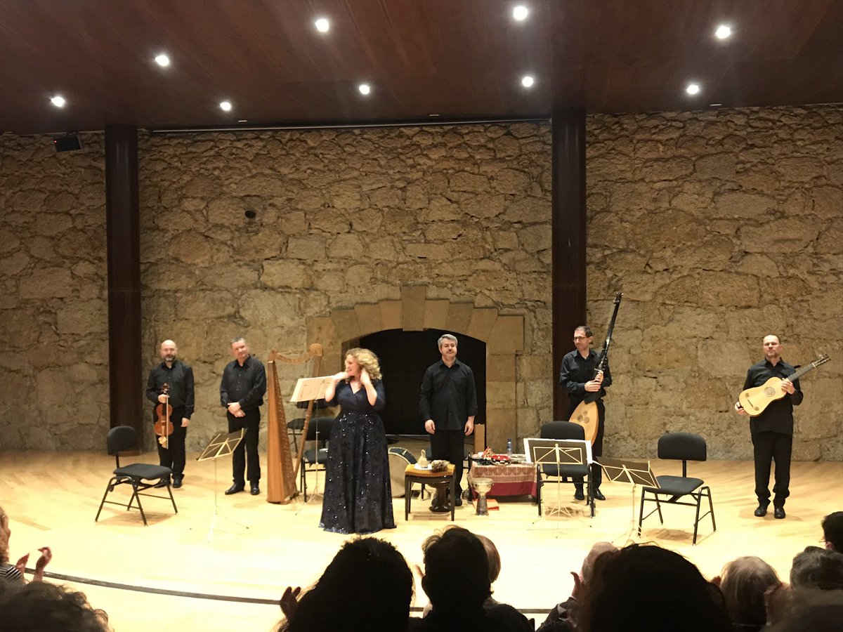 RamonSobrino1's tweet photo. En @AuditorioOVD hemos disfrutado «De locuras y tormentas» con @raquelandueza y @LaGalania en #PrimaveraBarroca @cndm_inaem @aytoviedo@culturaoviedo. Previamente, conferencia con alumnos #Musicología @fyluniovi @uniovi_info y @CONSMUPA.
@raquelandueza: «Necesitamos música» 👏🏻👏🏻👏🏻 https://t.co/lRAjv5Ue8G