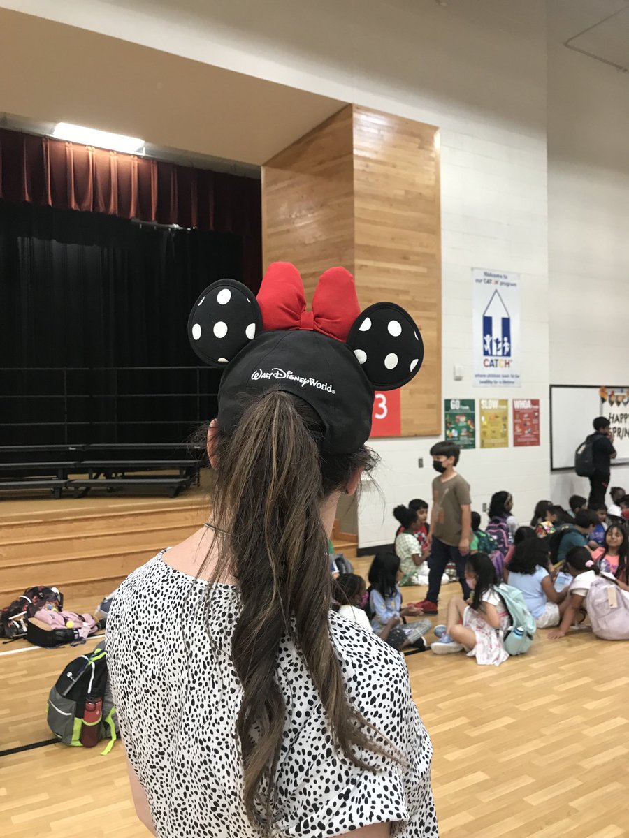 Hidden Mickey at school #JAGSney #geniesBlueCrew