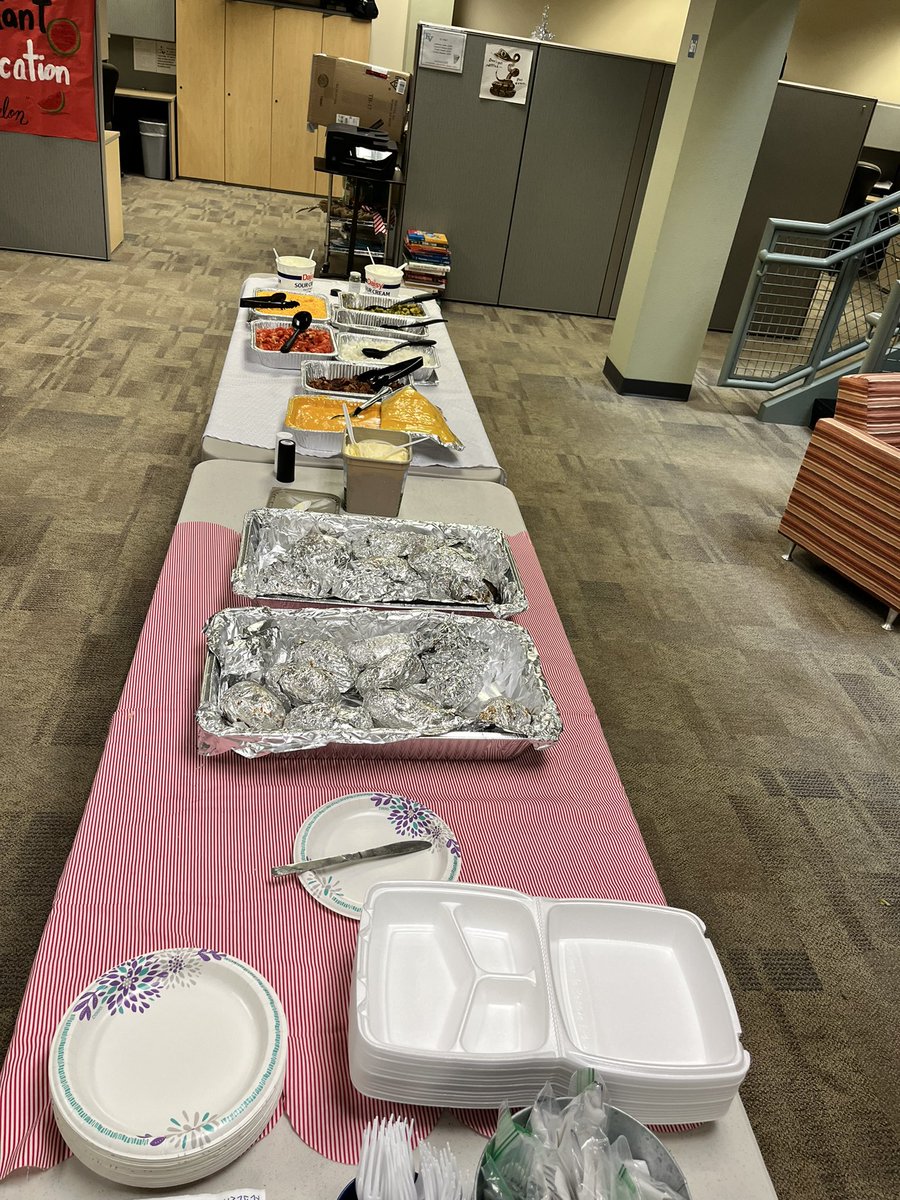 evhspto's tweet photo. Teacher Appreciation Potato Bar Luncheon !!! Stop by 9/10 teacher lounge during 1st-4th lunches to grab yours! https://t.co/wuzPxGaC0f