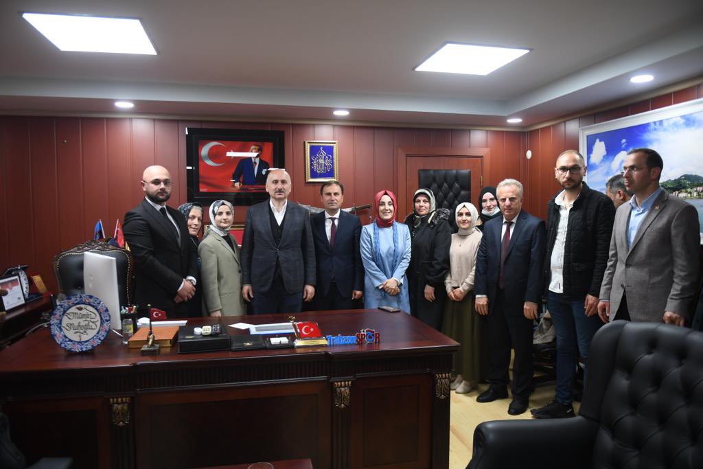 Kıymetli Bakanımız Sn.<a href="/akaraismailoglu/">Adil Karaismailoğlu</a> İlçe Teşkilatımızı ve İlçe Belediyemizi ziyaret etti.İlçemizdeki Ulaştırma ve Altyapı Bakanlığı yatırımlarını konuştuk,taleplerimizi ilettik.

Sayın Bakanımıza Destekleri için İlçem adına teşekkür ediyorum.