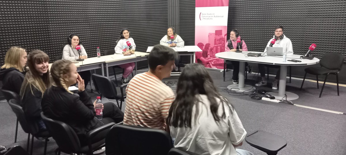 jmherranz's tweet photo. A tope el día de hoy en la Semana de la Libertad de Prensa @FcomUCLM con el cortometraje inclusivo de Miguel Ángel Font @micineinclusivo; conferencia con @VictorGGuerrero, periodista @rtve; emisión en directo magazine radio y taller de Twitch con @danig430 y @chus_119 https://t.co/OMLDQWtluU