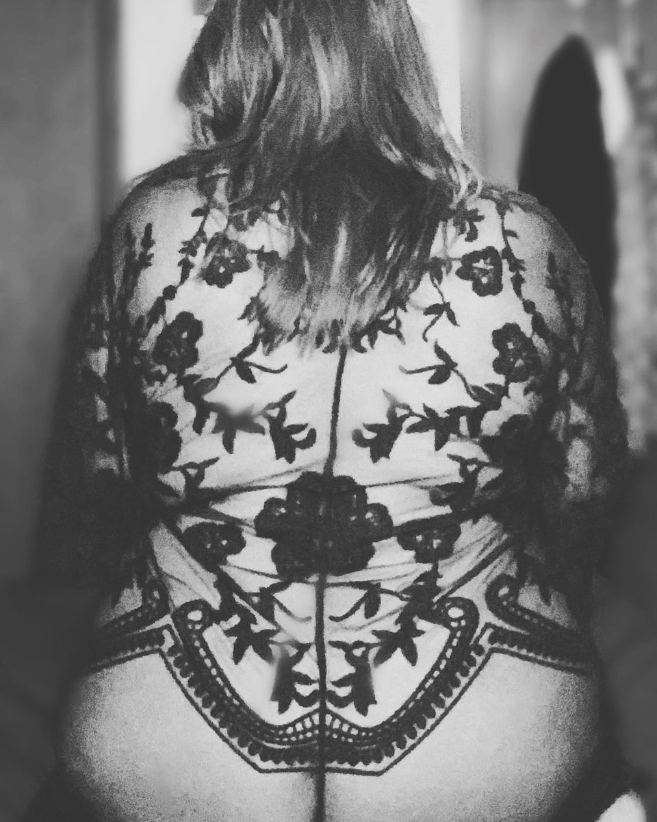 vmarsddd's tweet photo. $4 dick rates until Friday on my Onlyfans- veronica_mars_only4you https://t.co/E9fR66JS11