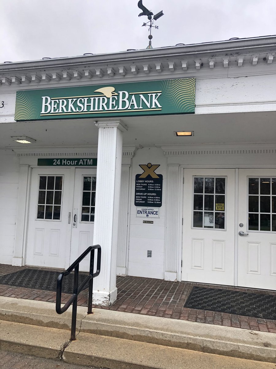 GaryLevante's tweet photo. In many small towns and rural communities, banks, just like @BerkshireBank are the engines helping fuel small businesses. Great seeing my friends in Sheffield, MA #intheberkshires today & hearing about what else we can do to lift up our communities. #BESTCommunityComeback https://t.co/gpjjGknU4t