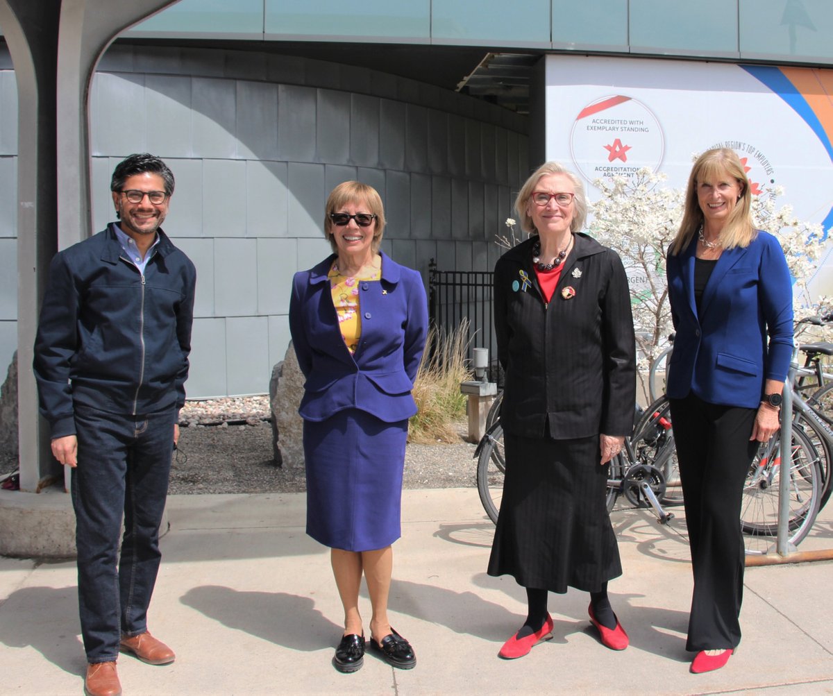 Thrilled to host @Carolyn_Bennett and @Yasir_Naqvi  with Incoming Board Chair <a href="/SharonSquire1/">Sharon Squire</a> for a tour of <a href="/TheRoyalMHC/">The Royal</a> today where they heard about the great work our Women’s Mental Health team is doing in perinatal mental health.