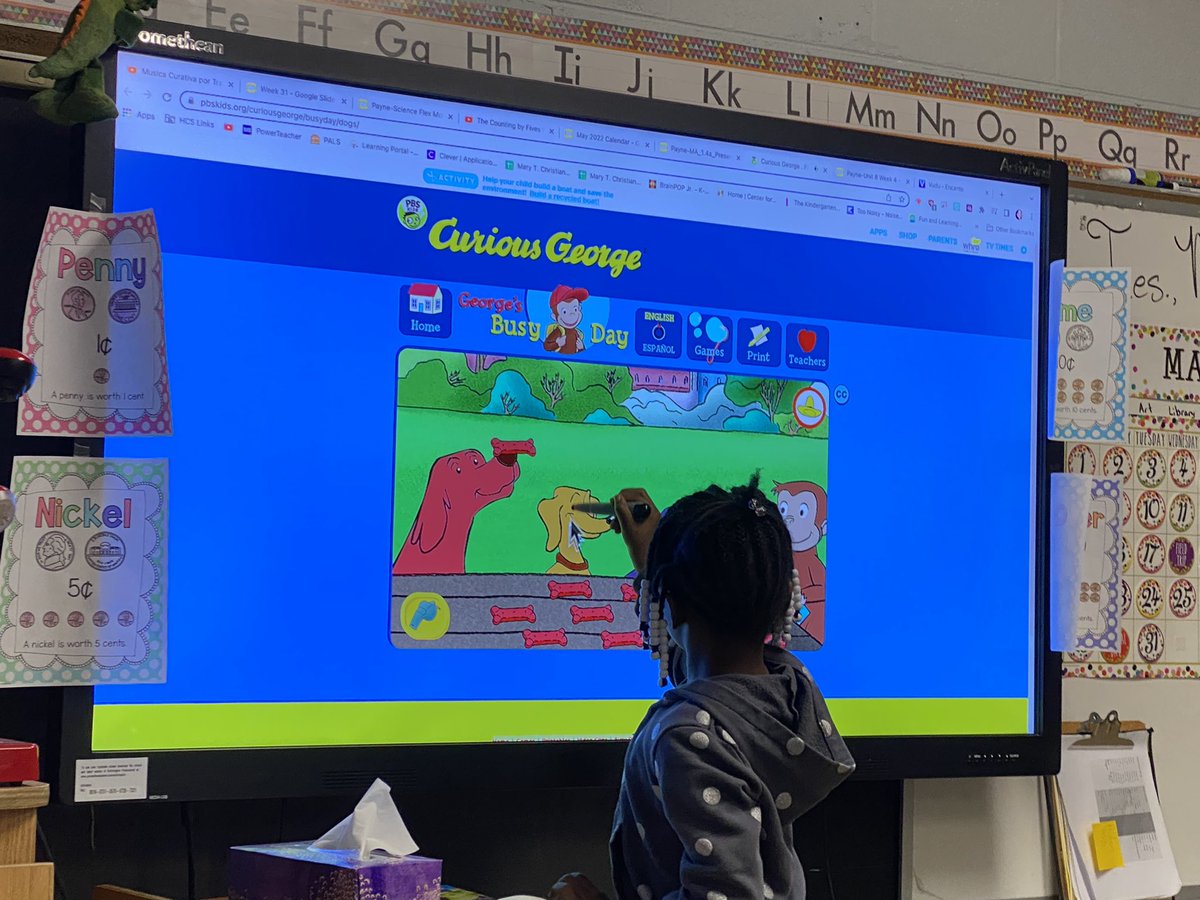 MrsPayne_K's tweet photo. Learning about Fair Share in 1st Grade @MTCChampions. We love hands on learning and getting to manipulate on the board. @HamptonCSchools @HCS_TitleI @hcsOESL https://t.co/KfGXHOoKqa