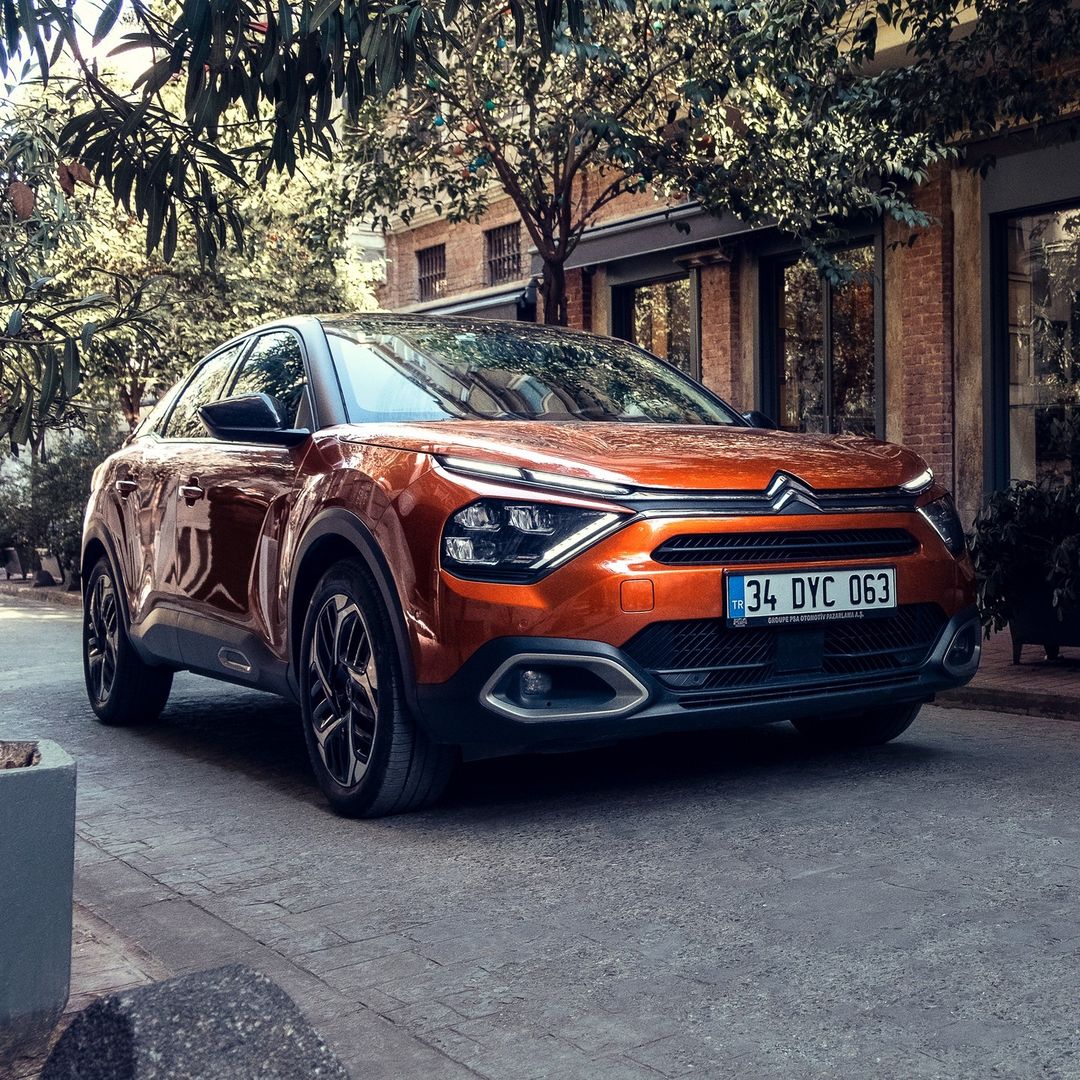CitroenChile's tweet photo. Una amplitud y diseño que destacan a primera vista 😎 ¡Anímate y vamos a dar un paseo! 💪

Descubre todos los detalles de nuestro New Citroën C4 y agenda tu test drive aquí: https://t.co/aqmtwnfpL9

#CitroënC4 #OpenTheWay #AdvancedComfort #CitroënChile https://t.co/OsiJ5Rya3z