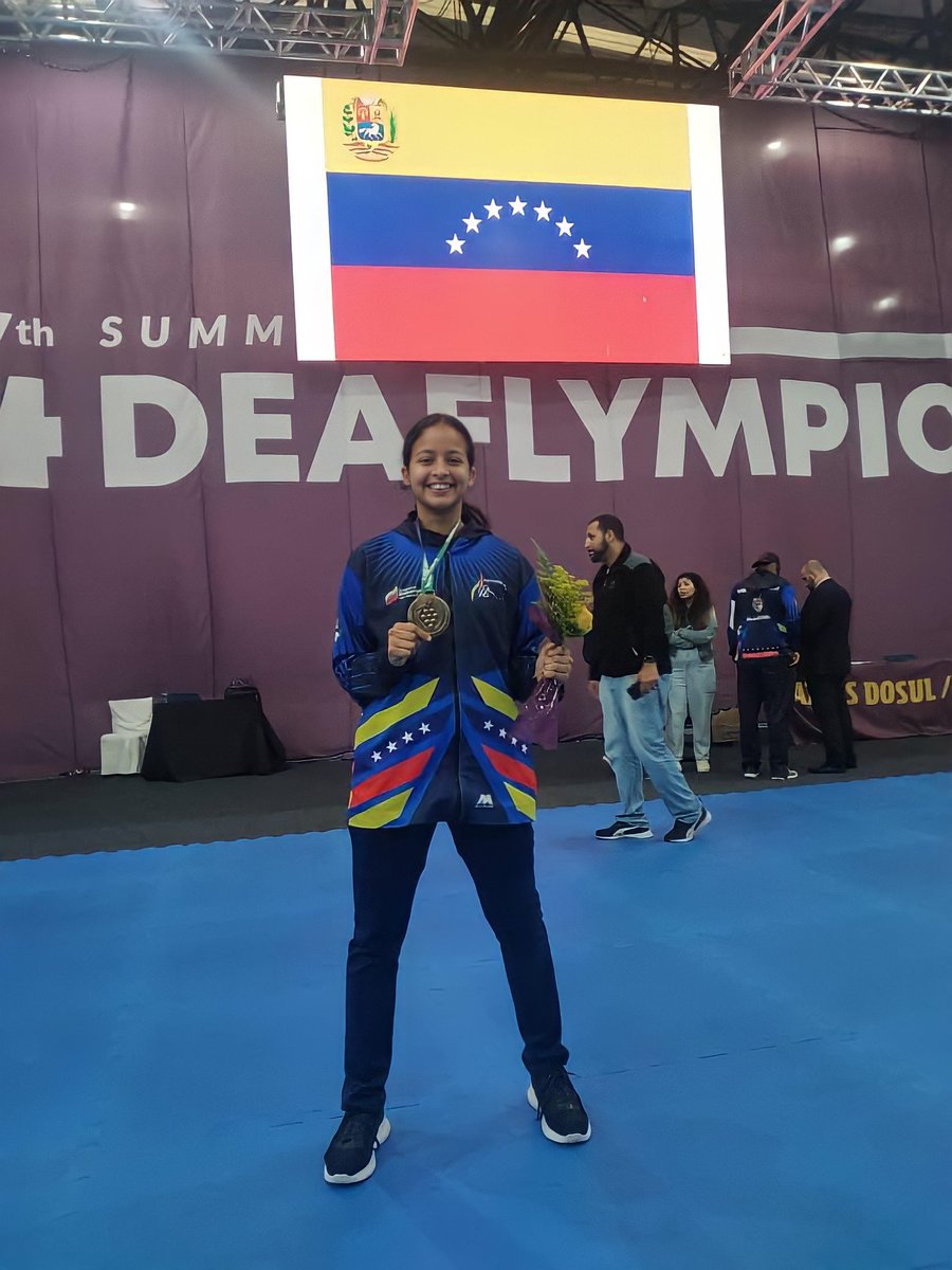 #ORGULLONACIONAL|| La monaguense Alejandra Philips obtiene la Medalla de Bronce en la Modalidad de KUMITE EQUIPO FEMENINO en los Juegos Sordolimpicos Caxias 2022 🇧🇷

<a href="/ErnestoLunaPsuv/">Ernesto Luna G.</a> 
@ANAFUENTES_PSUV 
@GobMonagas_ 
<a href="/MervinMaldonad0/">Mervin Maldonado</a>
@Mppjd_ <a href="/Bigju21/">Julio Rausseo</a> #MonagasPotenciaDeportiva