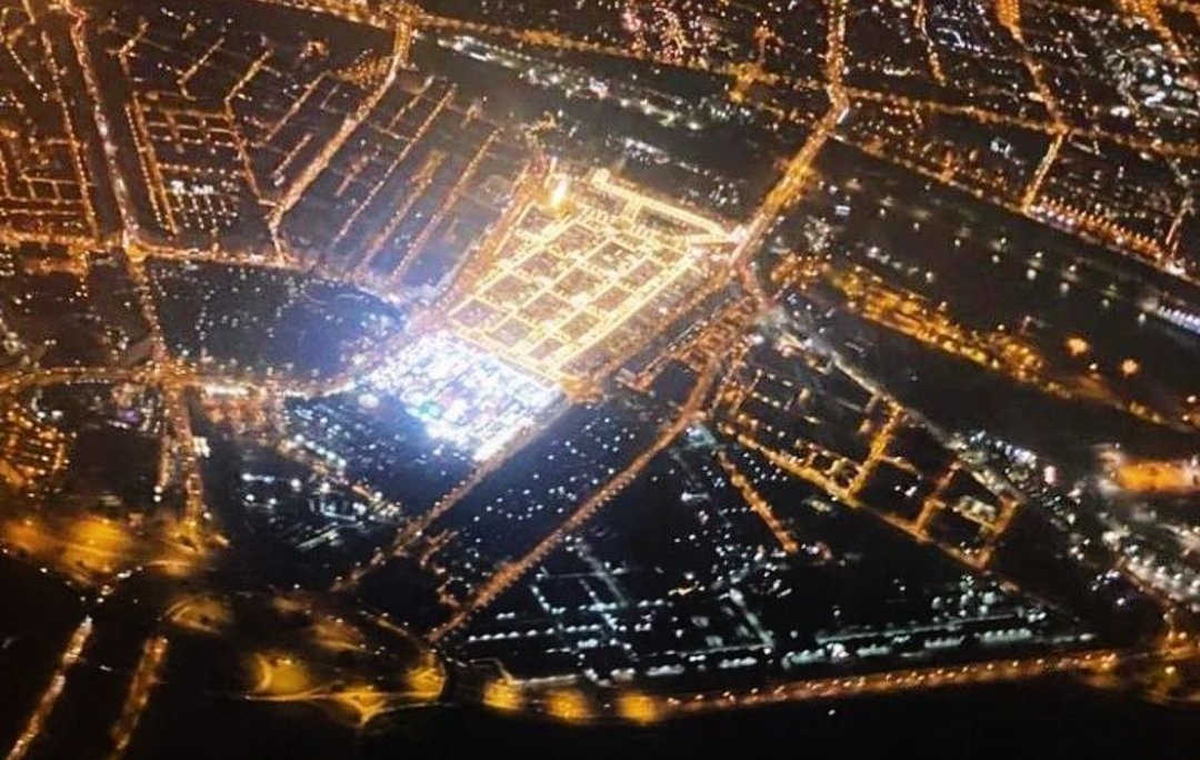 Esta es la Feria de Abril, lo que pasa en su interior se queda ahí 

📸 Desconocido