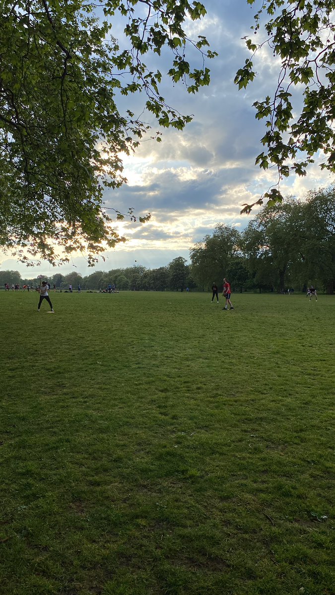 What happens when your opponents cancel? Play through and join two other teams! <a href="/Basemakers/">Basemakers</a> &amp; Raleigh with Dementia <a href="/CharitySoftball/">London Charity Softball League</a> #lcsl