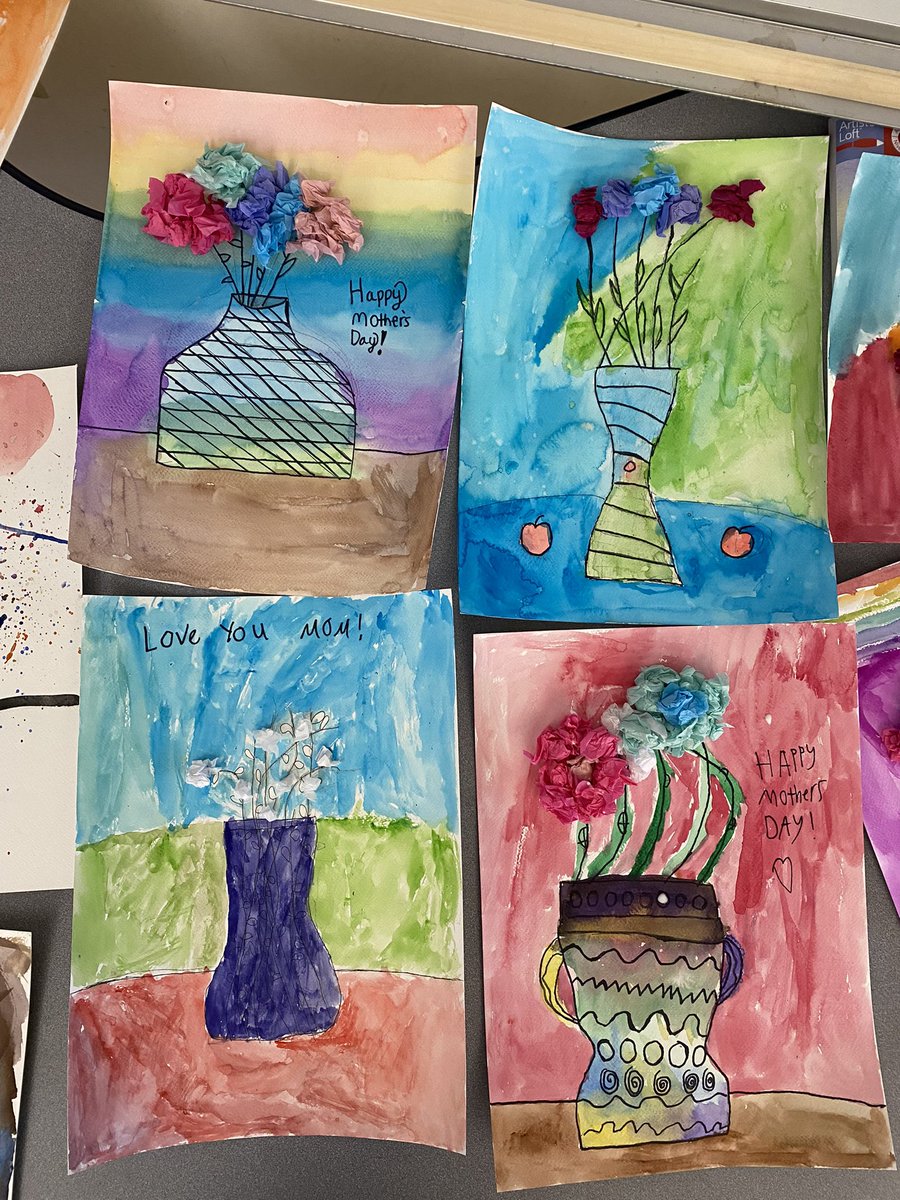 Ms_DeGroff's tweet photo. April showers bring May flowers 💐 Such a fun &amp; creative art project on this dreary day! https://t.co/wG36XbppjR