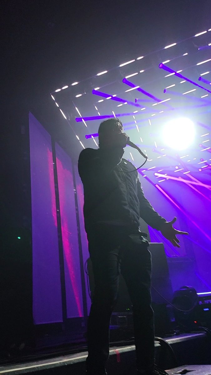 Jesusvlobos's tweet photo. One of the best nights of my life. @deftones https://t.co/FL5eJ9BxOr