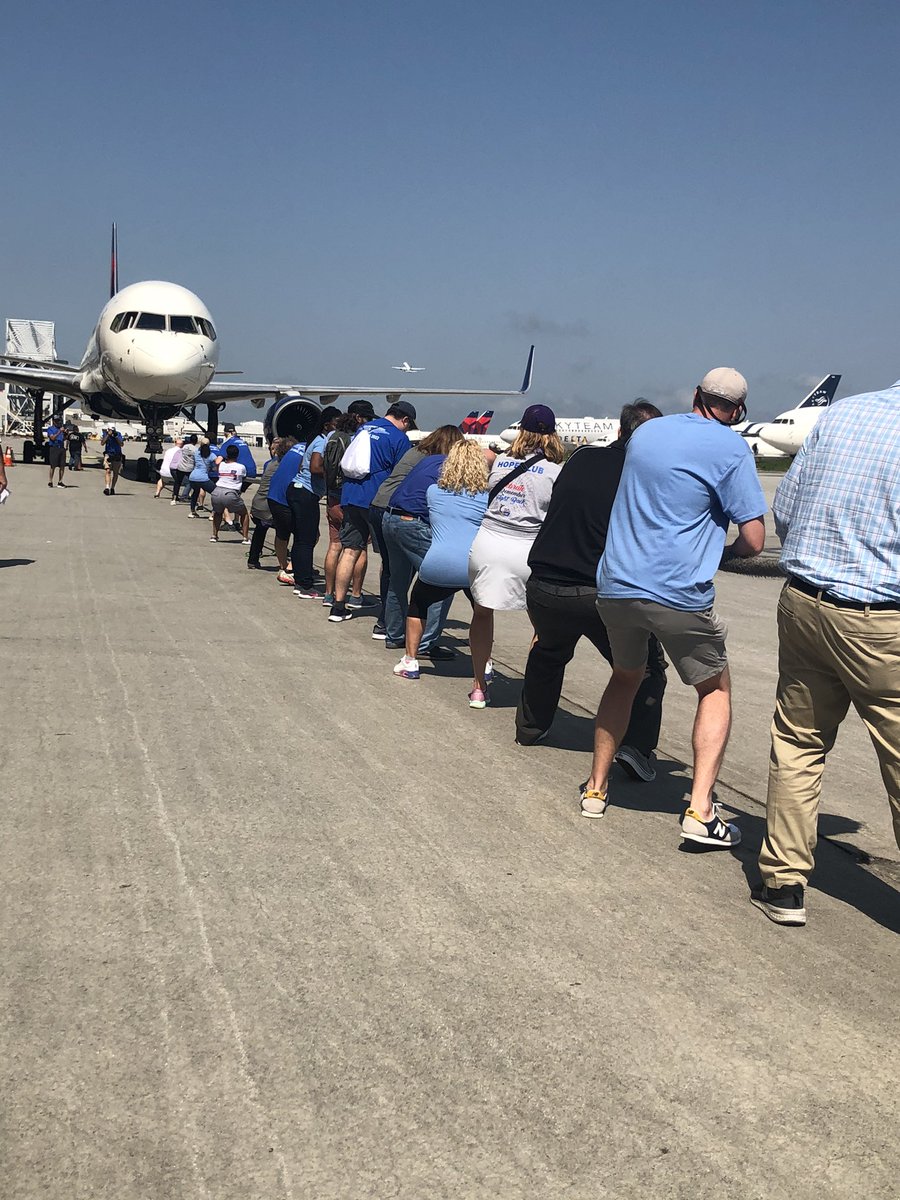 skyeproctor's tweet photo. Check out team @AmericanCancer  getting in on the #JetDrag2022 action! @Delta knows how to throw a fundraiser! They exceeded their $650k goal! What an amazing partner! https://t.co/FTbF4yjpHX