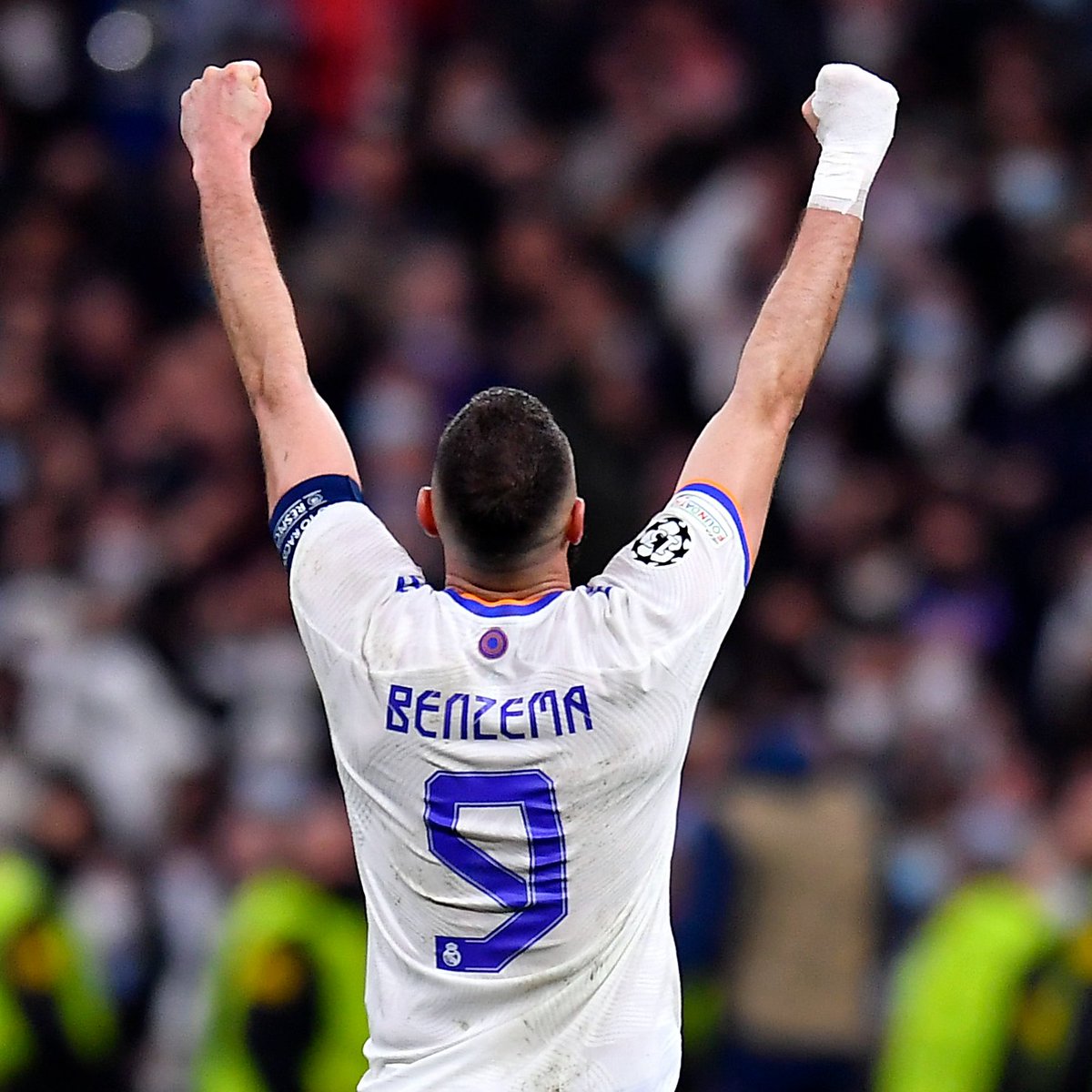 ➤ Le marcó 3 goles al PSG en octavos de final.
➤ Le marcó 4 goles al Chelsea en cuartos de final.
➤ Le marcó 3 goles al Manchester City en semifinales.

Una UEFA Champions League legendaria de Don Karim Benzema.

ARTISTA DEL JUEGO.