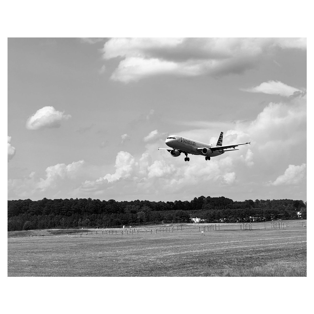 lukepg's tweet photo. On the way down. #flight #photography #travel https://t.co/AwPtr99cvg