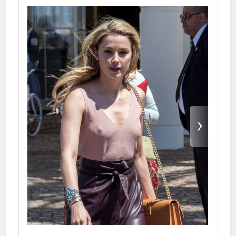 Amber Heard Naled b ✧⡱ в Твиттере: «johnny depp on top of a very naked kate moss but amber heard is trying to say johnny wouldn't allow her to wear revealing clothes? the math ain't