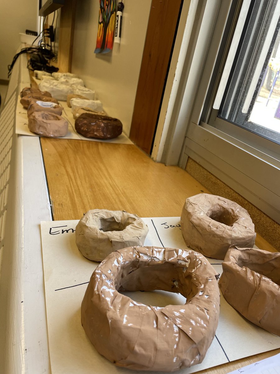Who doesn’t love #Doughnuts and #art? Paper machè - this is just the beginning. <a href="/MuskBeechgrove/">MuskokaBeechgrovePS</a>