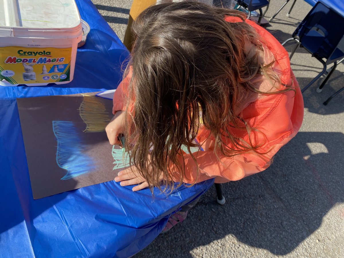 QueenMaryPS's tweet photo. Chalk, water, paint and creativity all rolled into a fun family evening! Go Falcons!!! #progrant #wearekpr https://t.co/PE81DMtZ8M