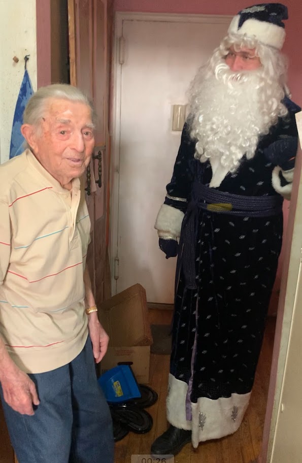 #ЛицаПобеды
🇷🇺🎖Винницкий Ефим Захарович
🔹Место рождения -  Украинская ССР, Винницкая обл., Липовецкий р-н, г. Липовец;
🔹Проживает в г. Нью-Йорк;
🔹Воинское звание -  гв. лейтенант; гв. ст. лейтенант; капитан; лейтенант;
📎bit.ly/3scEdJp