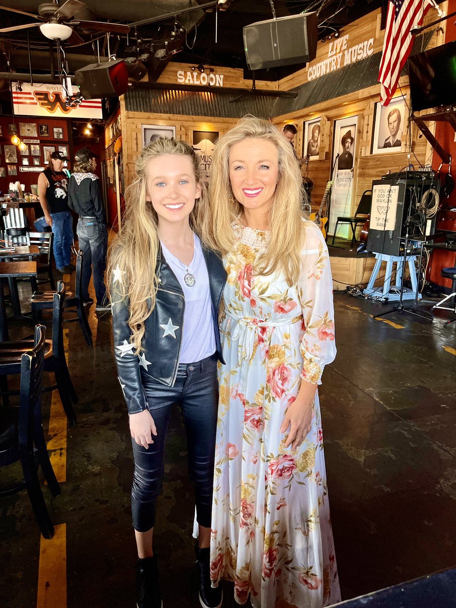 Meeting some very nice friends today at Nashville Bar &amp; Grill. With <a href="/sweetsongnash/">Dennis Money</a> #brooklynsummercountry #youngnashville #youngcountry #nashvillerecordingartist