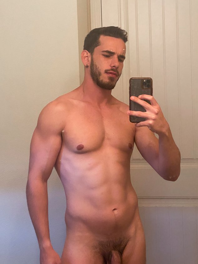 ready to hop in the shower. wanna join me? 🙈 https://t.co/Re7FM1wuLK